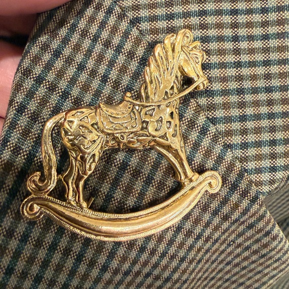 Gold Rocking Horse Brooch - Picture 2 of 7